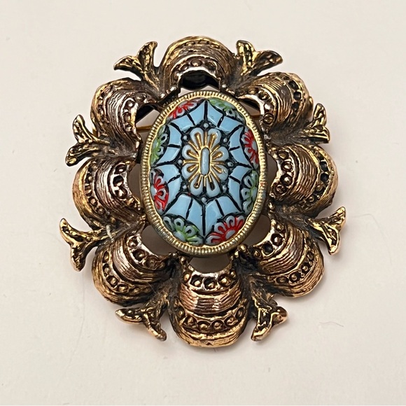 Ornate Brooch With Blue Cabochon Beautiful Vintage Estate Gold Tone Brooch - Picture 2 of 4
